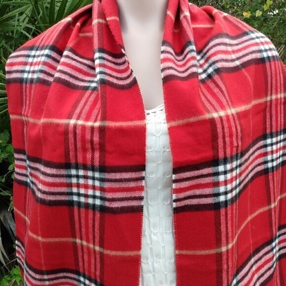 NWOT CROFT & BARROW Red, Black & White Plaid 100% Acrylic Scarf Wrap - Picture 7 of 10